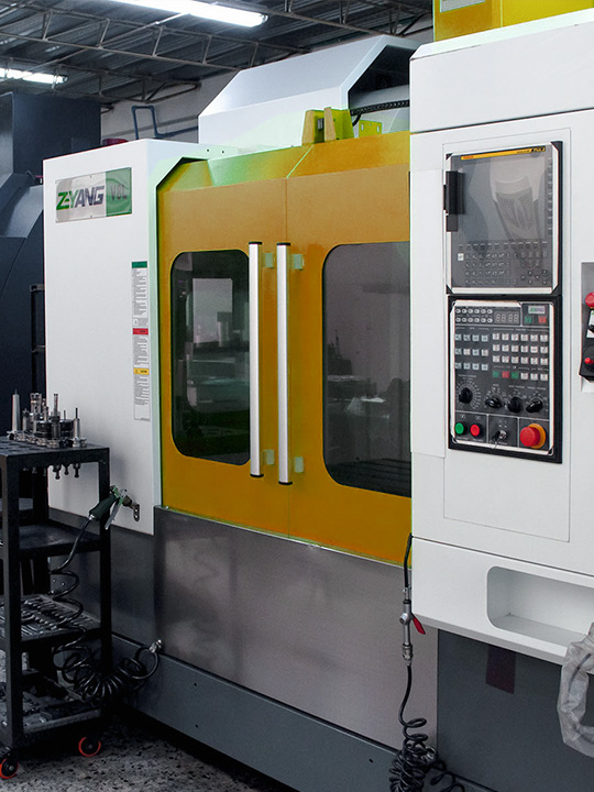 Centro de mecanizado CNC con 4to eje para fabricación de piezas industriales complejas en Veltrox